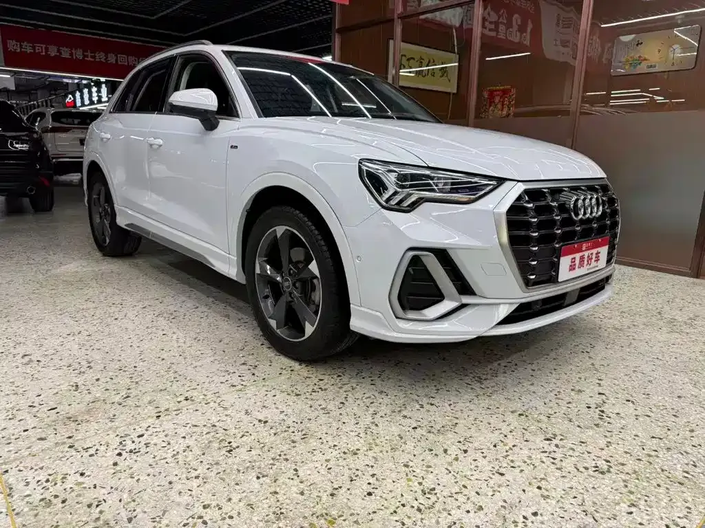 Audi Q3 — фото 10