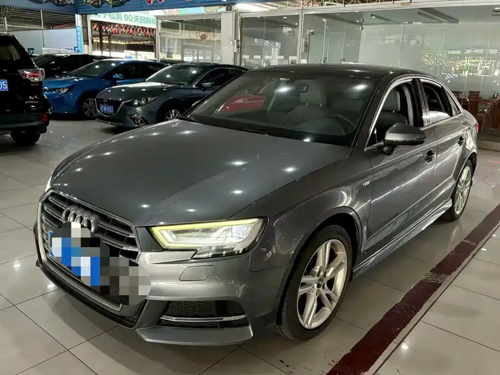 Audi A3 — фото 1