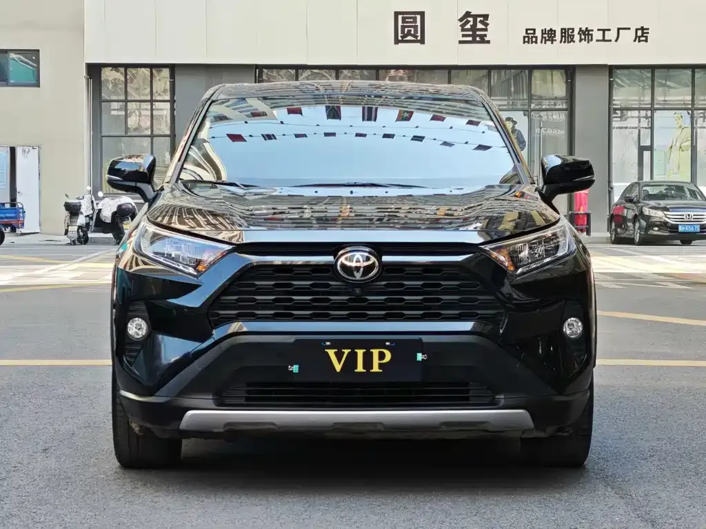Toyota RAV4 — фото 6