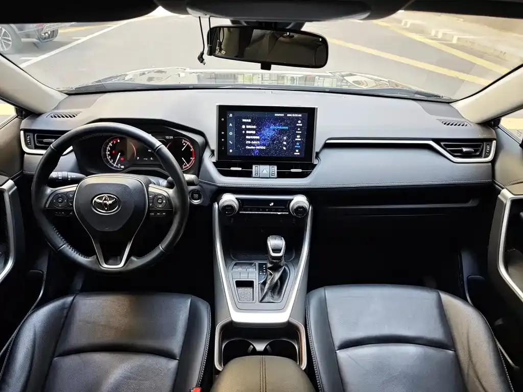 Toyota RAV4 — фото 2
