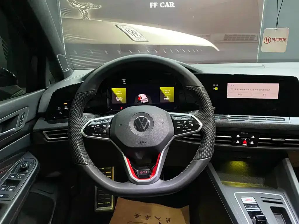 Volkswagen Golf GTI — фото 9