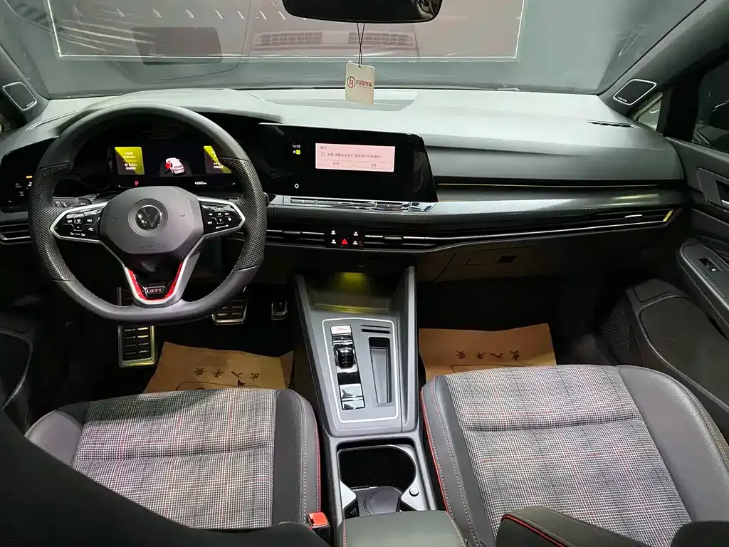 Volkswagen Golf GTI — фото 4