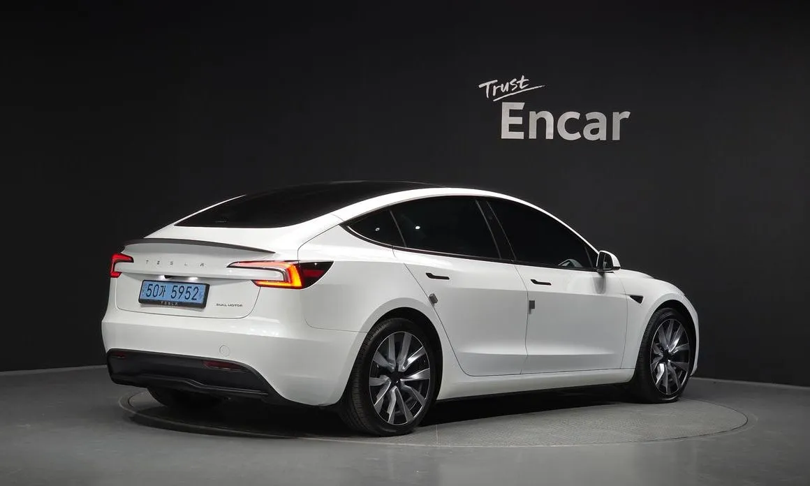 Tesla Model 3 — фото 7