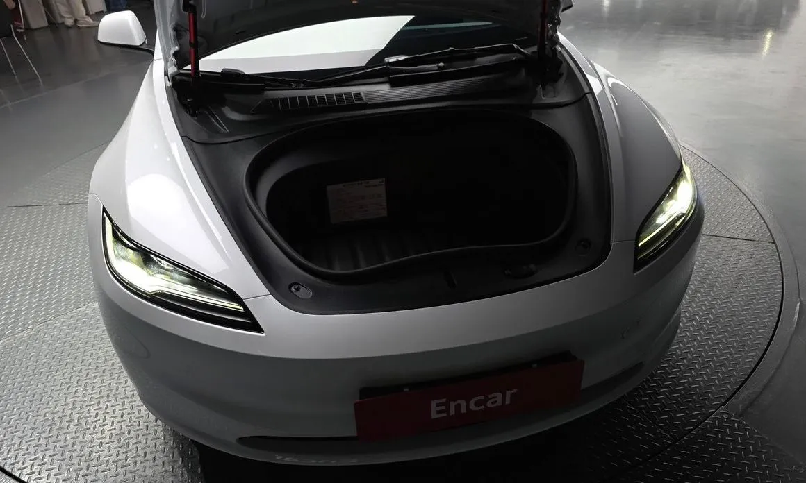 Tesla Model 3 — фото 10