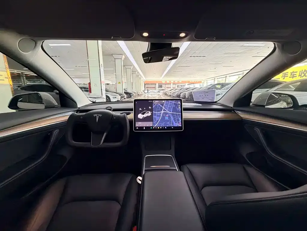 Tesla Model 3 — фото 8