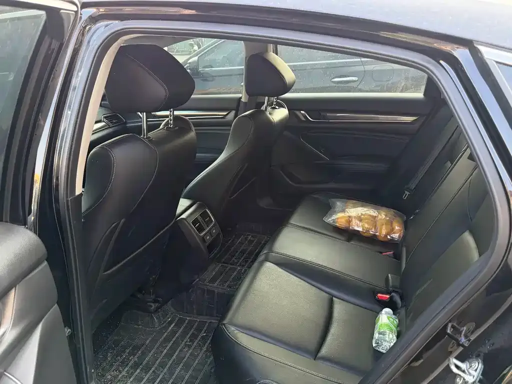 Honda Accord — фото 2