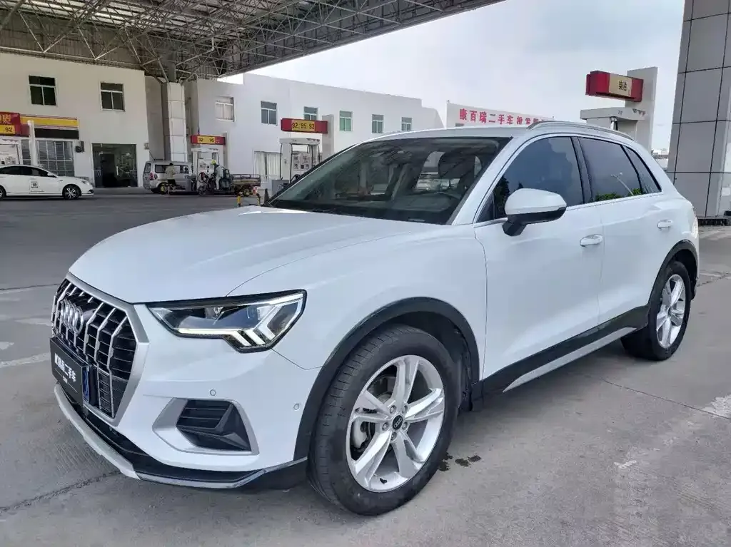 Audi Q3 — фото 1