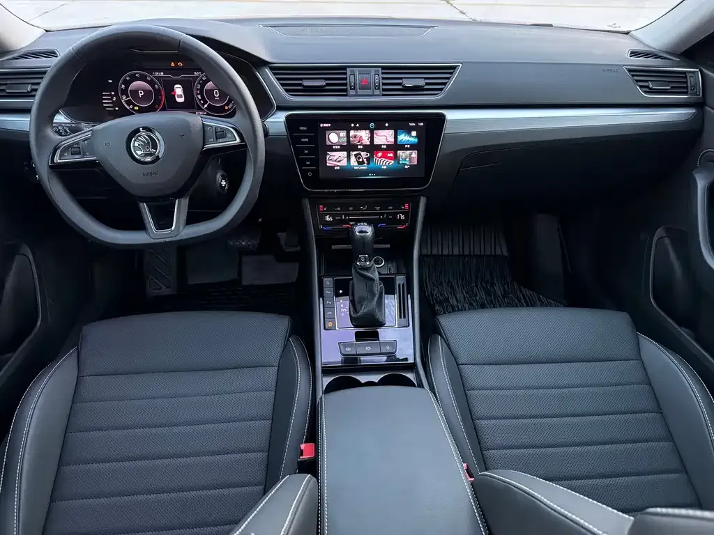 Skoda Superb — фото 3