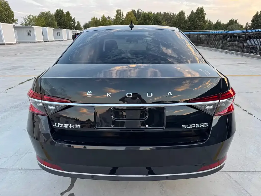 Skoda Superb — фото 6