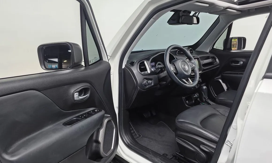 Jeep Renegade — фото 4