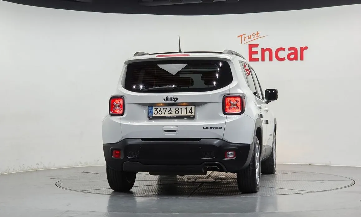 Jeep Renegade — фото 3
