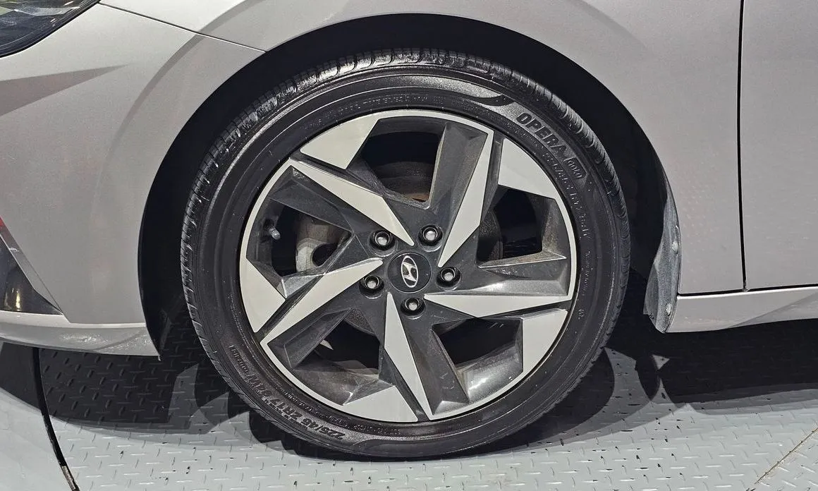 Hyundai AVANTE — фото 9