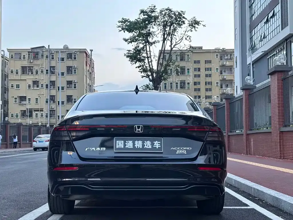 Honda Accord — фото 4
