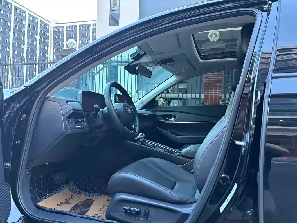 Honda Accord — фото 8