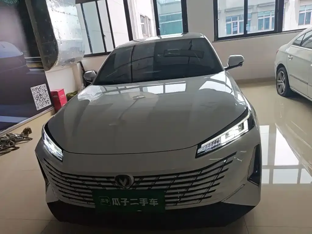 Changan Eado — фото 8