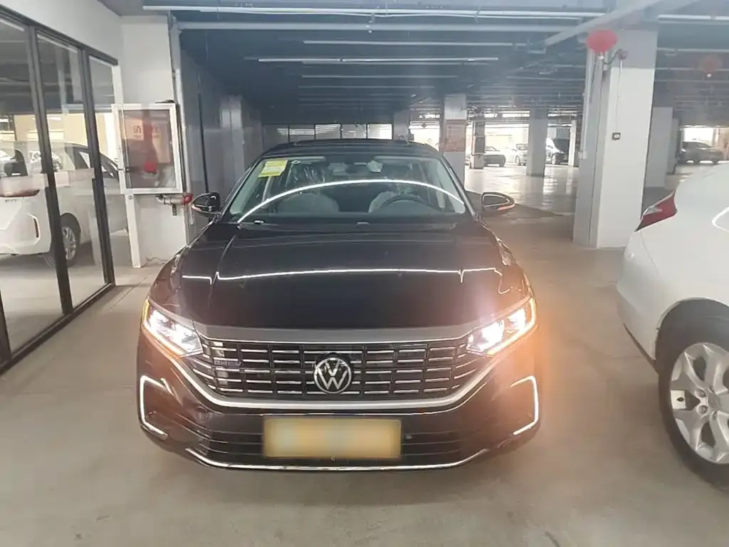 Volkswagen Passat PHEV — фото 6