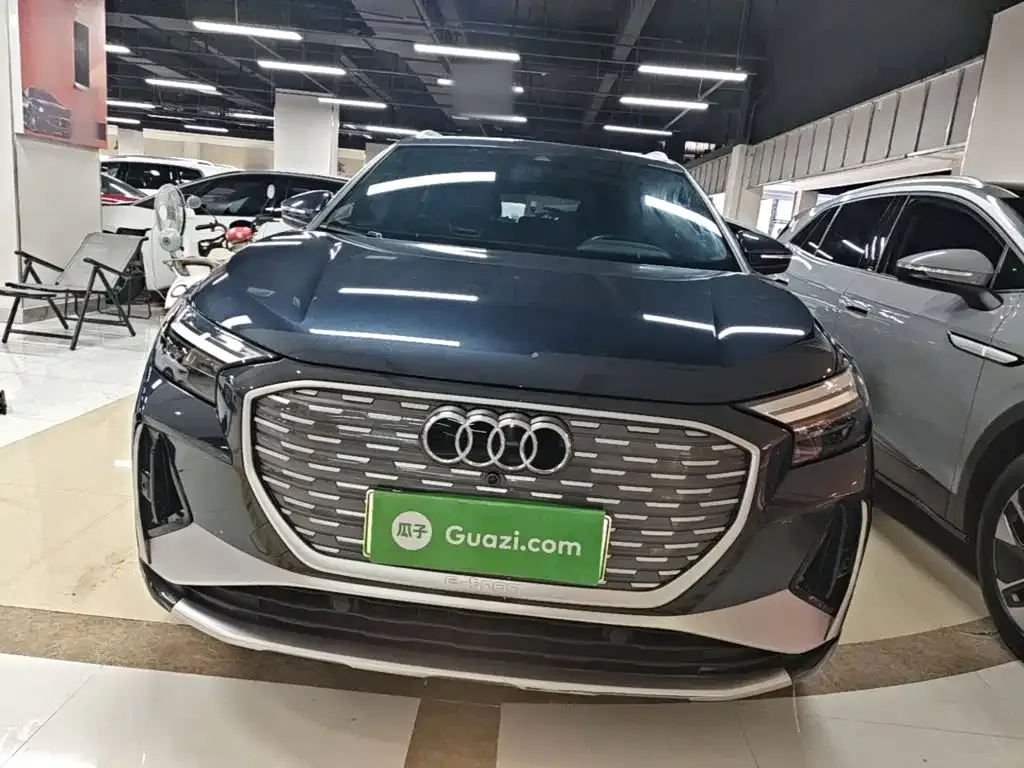 Audi Q4 e-tron — фото 9