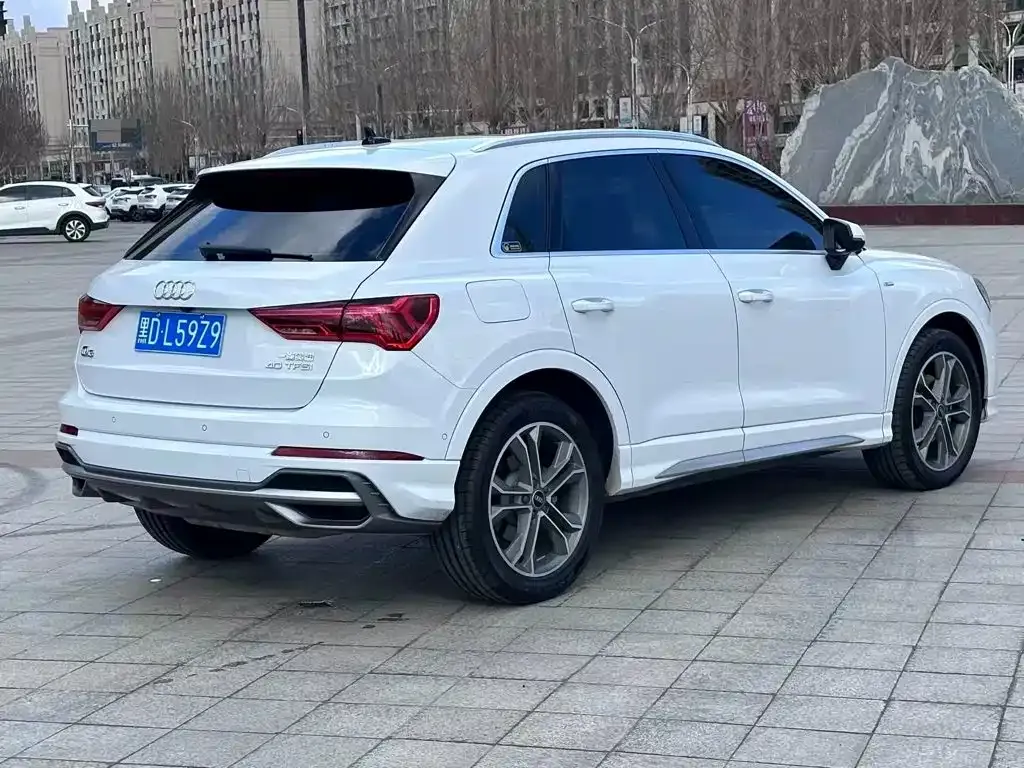 Audi Q3 — фото 8