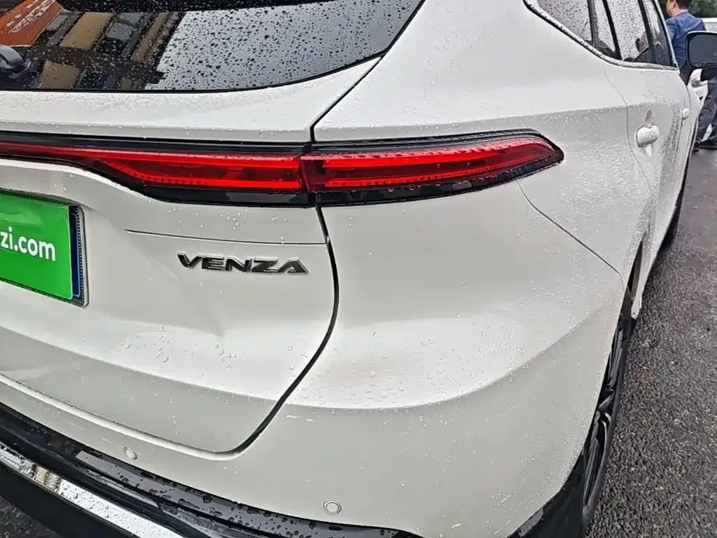 Toyota Venza — фото 2