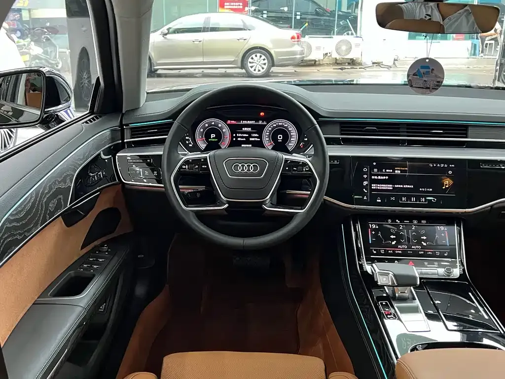 Audi A8 — фото 5