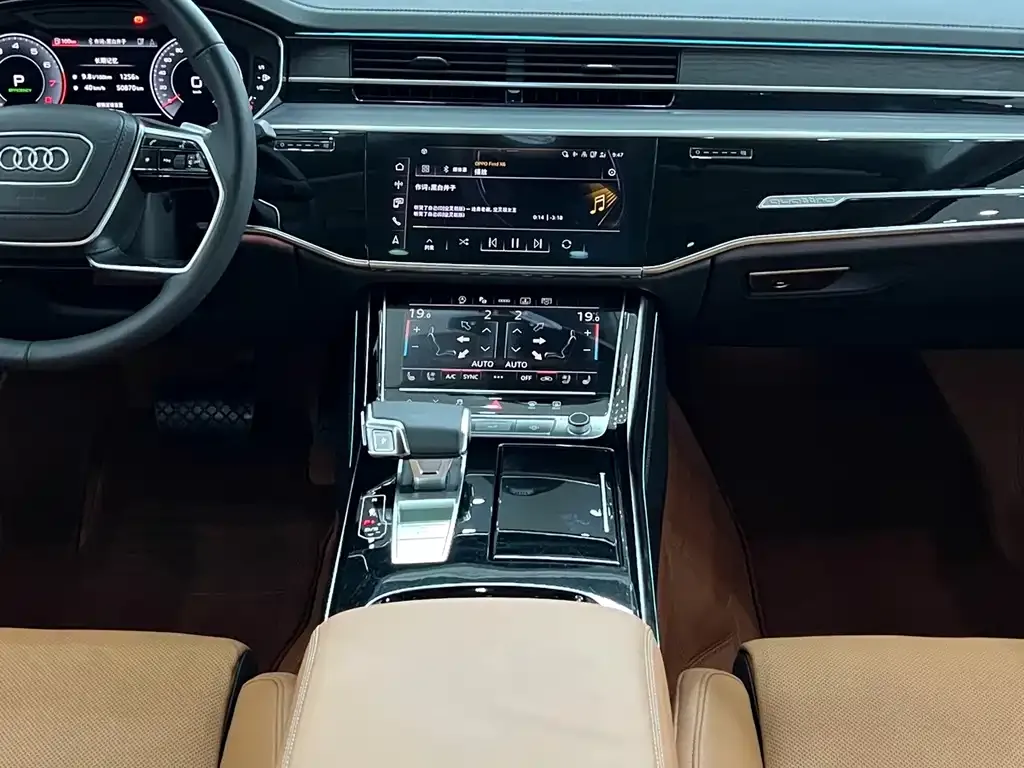 Audi A8 — фото 8