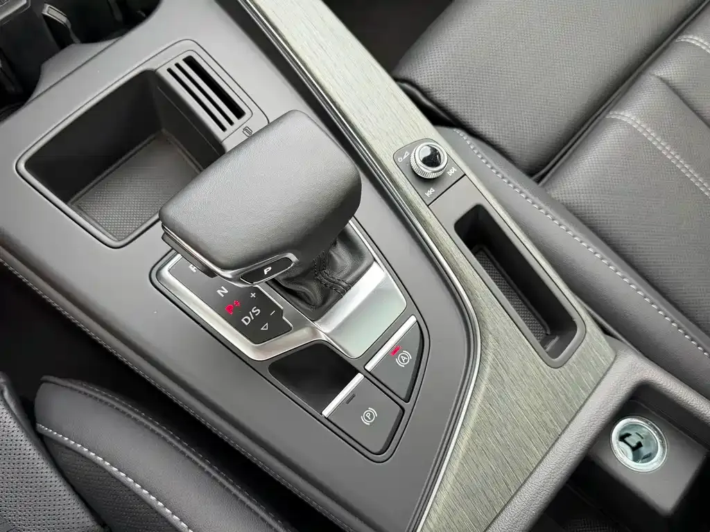 Audi A4L — фото 3