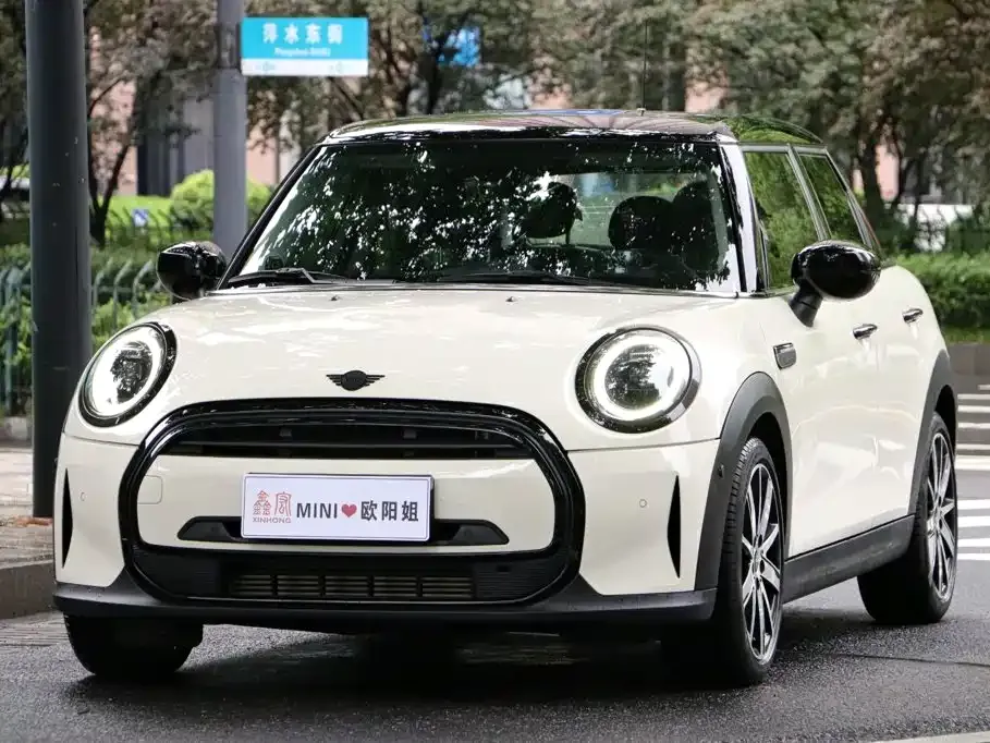 MINI Cooper (3-door) — фото 1