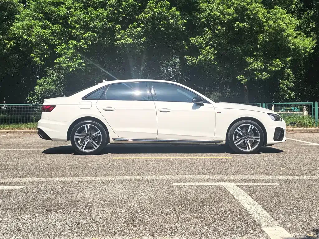 Audi A4L — фото 8