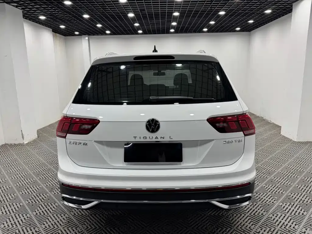Volkswagen Tiguan L — фото 9