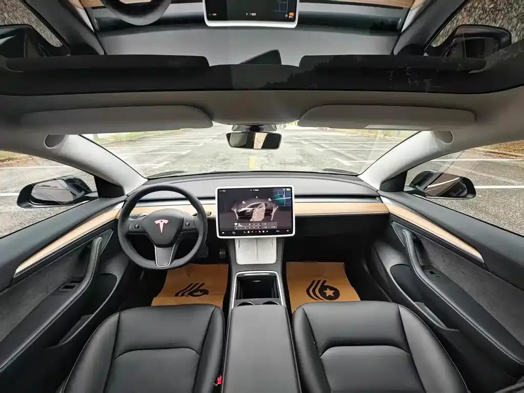 Tesla Model 3 — фото 2