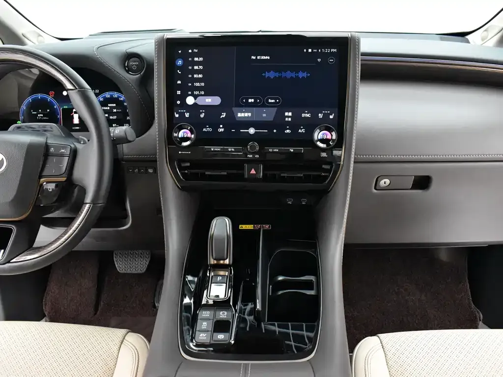 Toyota Alphard — фото 3