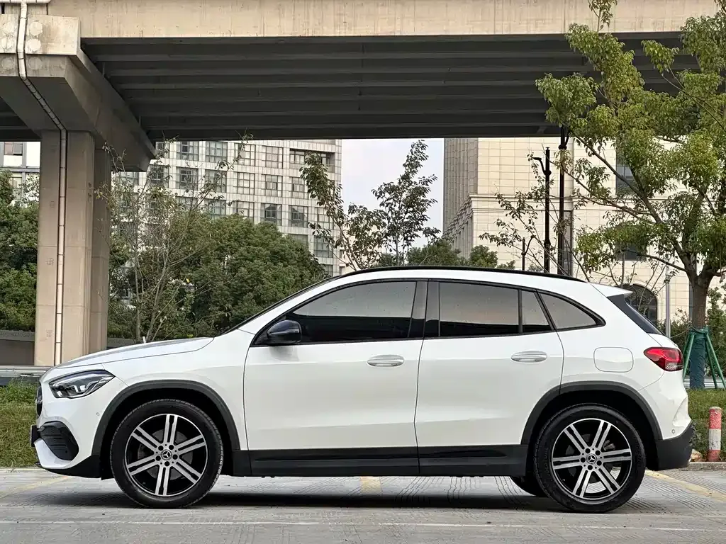 Mercedes-Benz GLA — фото 8