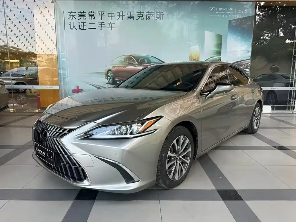 Lexus ES — фото 1