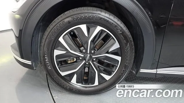 Kia EV6 — фото 10