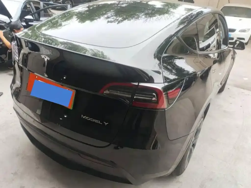 Tesla Model Y — фото 7