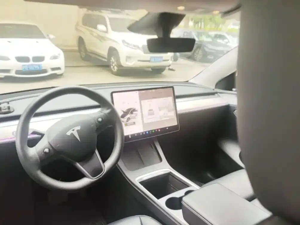 Tesla Model Y — фото 3