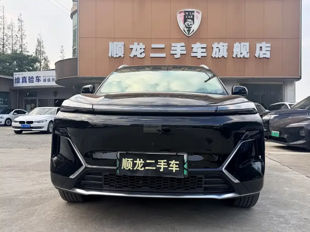 Geely Galaxy Xingjian 7 — фото 1