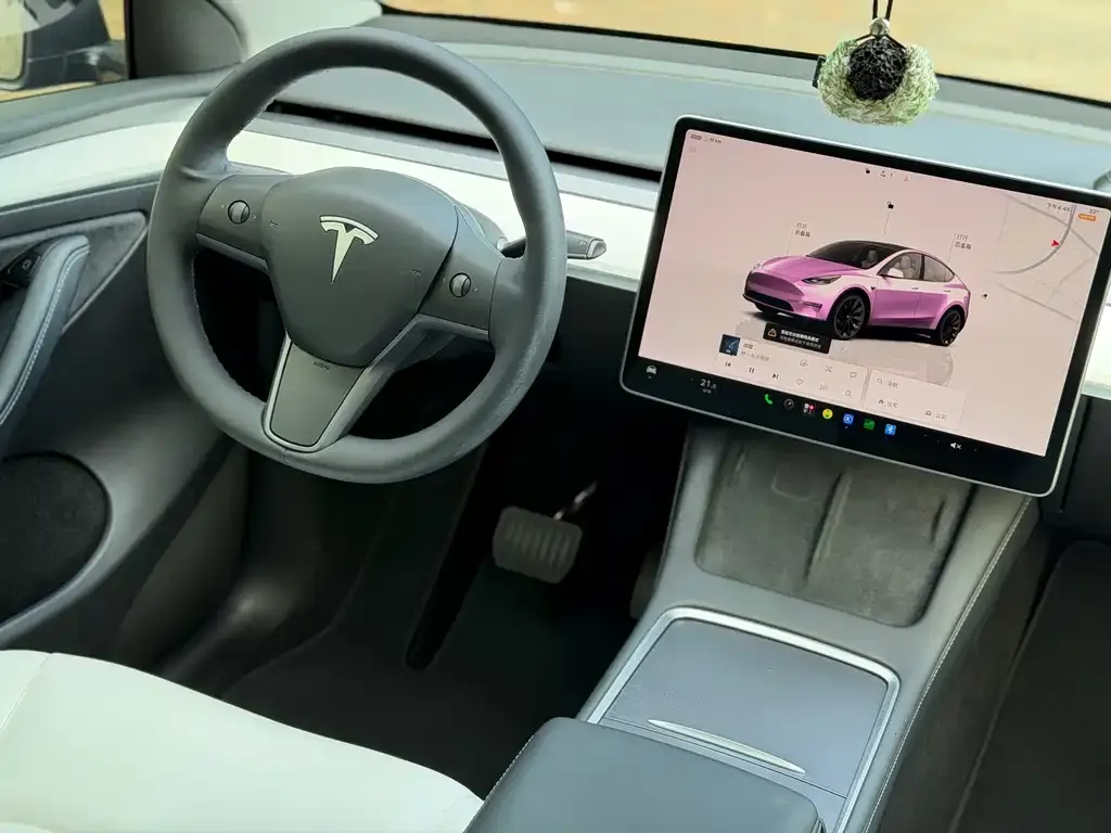 Tesla Model Y — фото 4