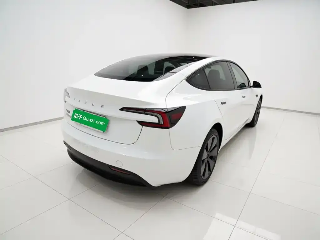 Tesla Model 3 — фото 6