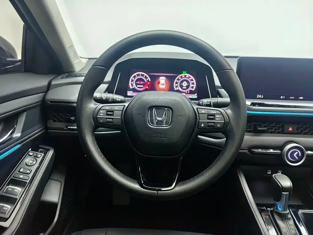 Honda Accord — фото 9