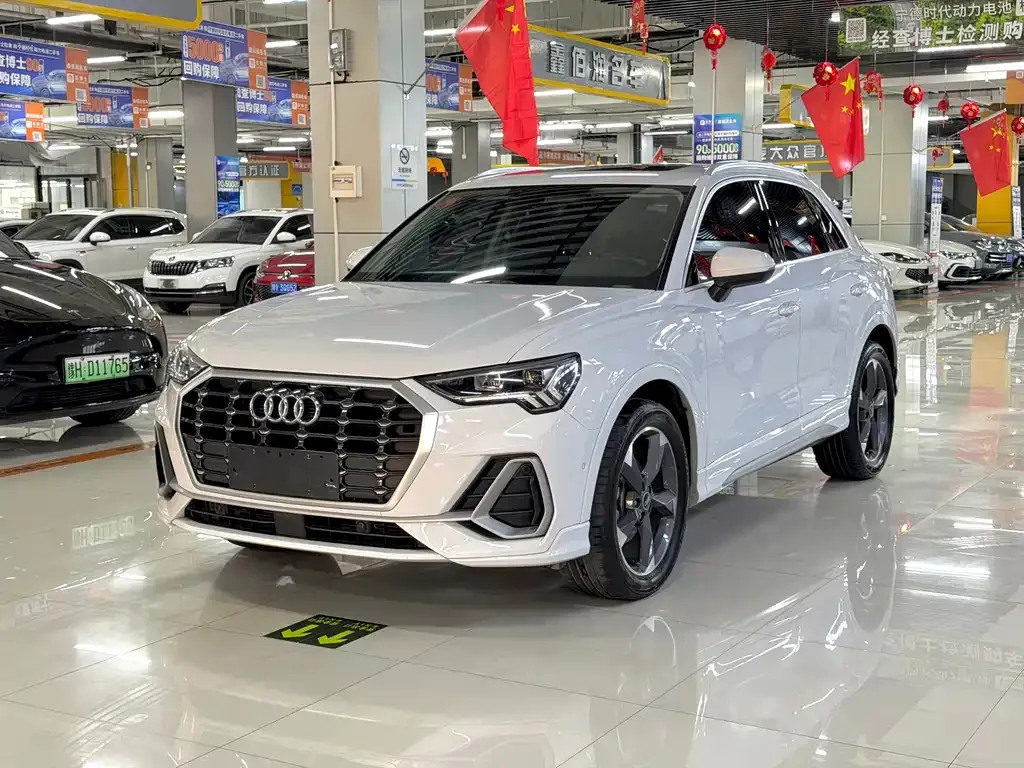 Audi Q3 — фото 1