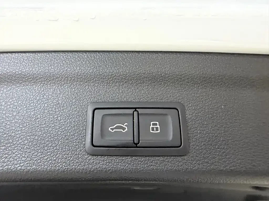 Audi Q3 — фото 10