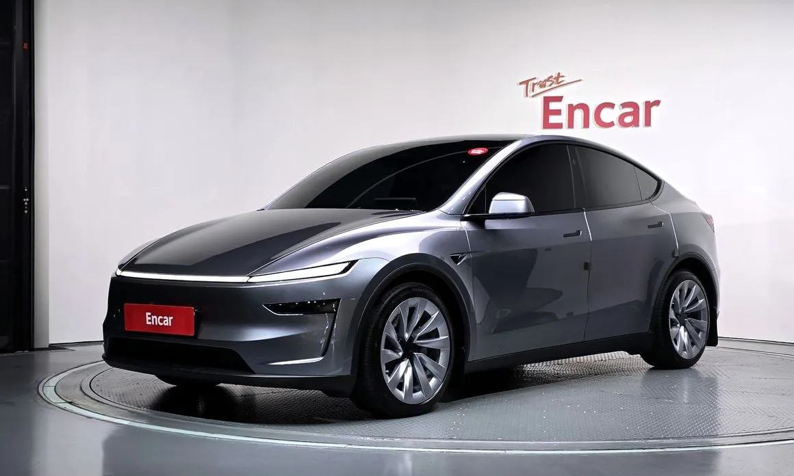 Tesla Model Y — фото 1