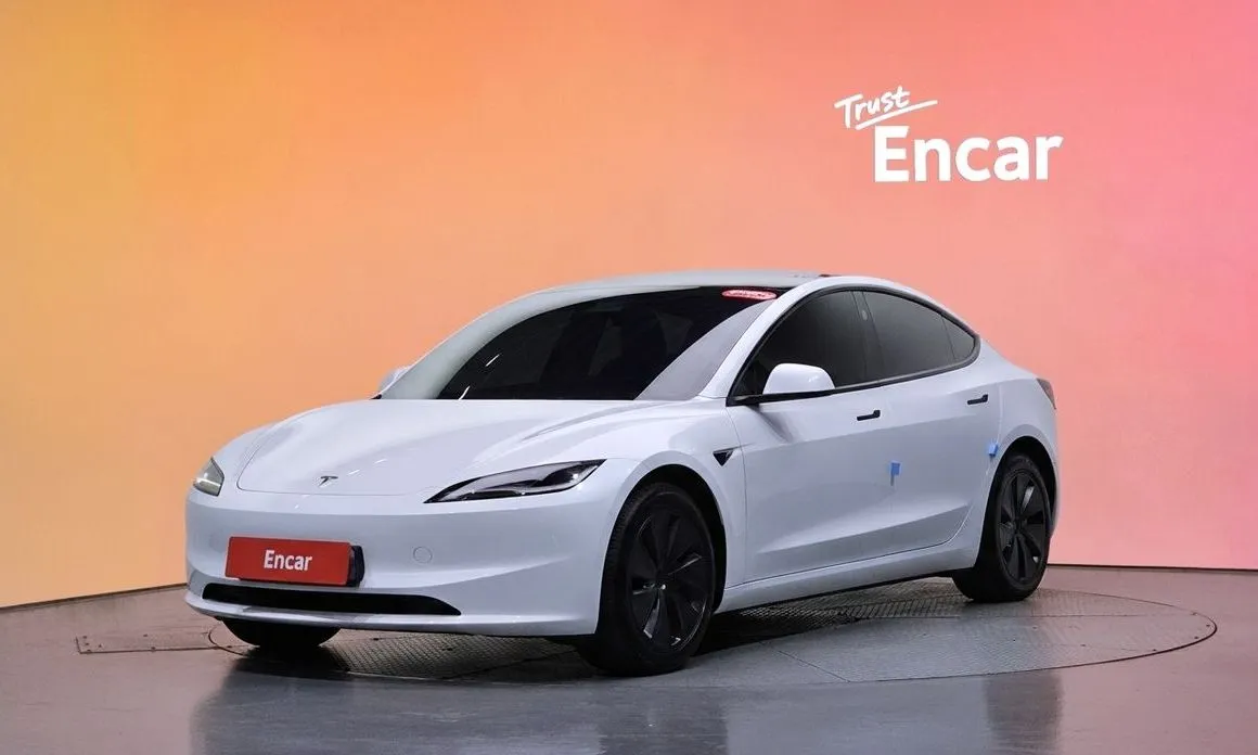 Tesla Model 3 — фото 1