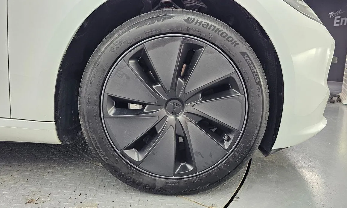 Tesla Model 3 — фото 10