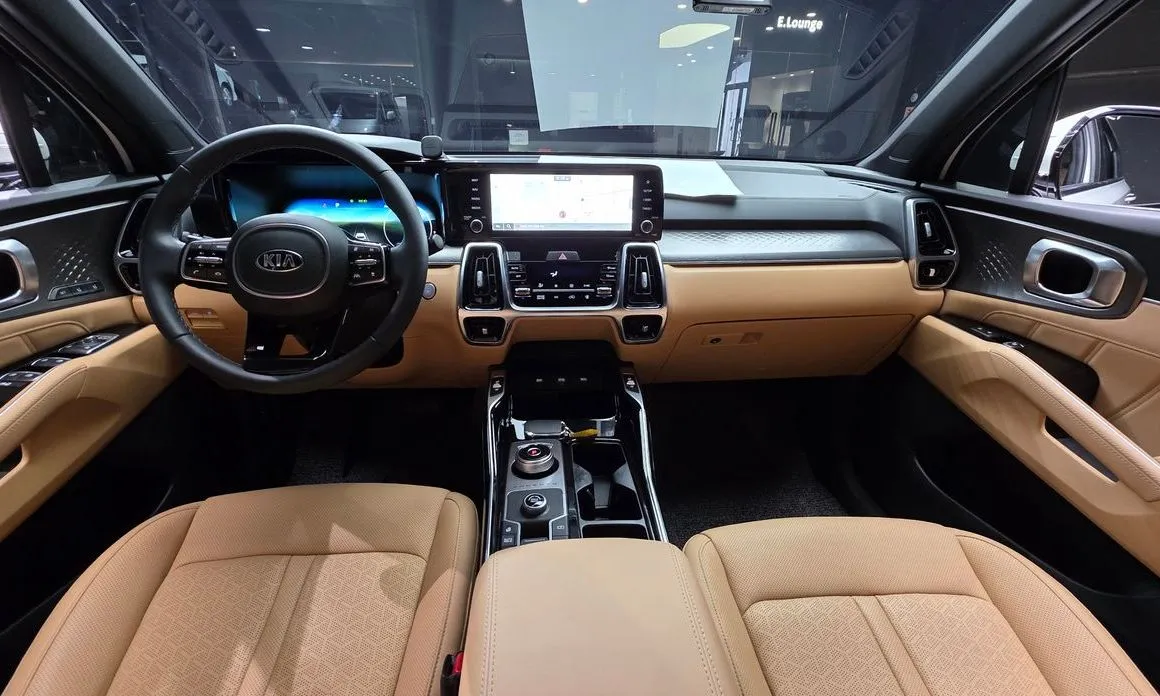 Kia Sorento — фото 8