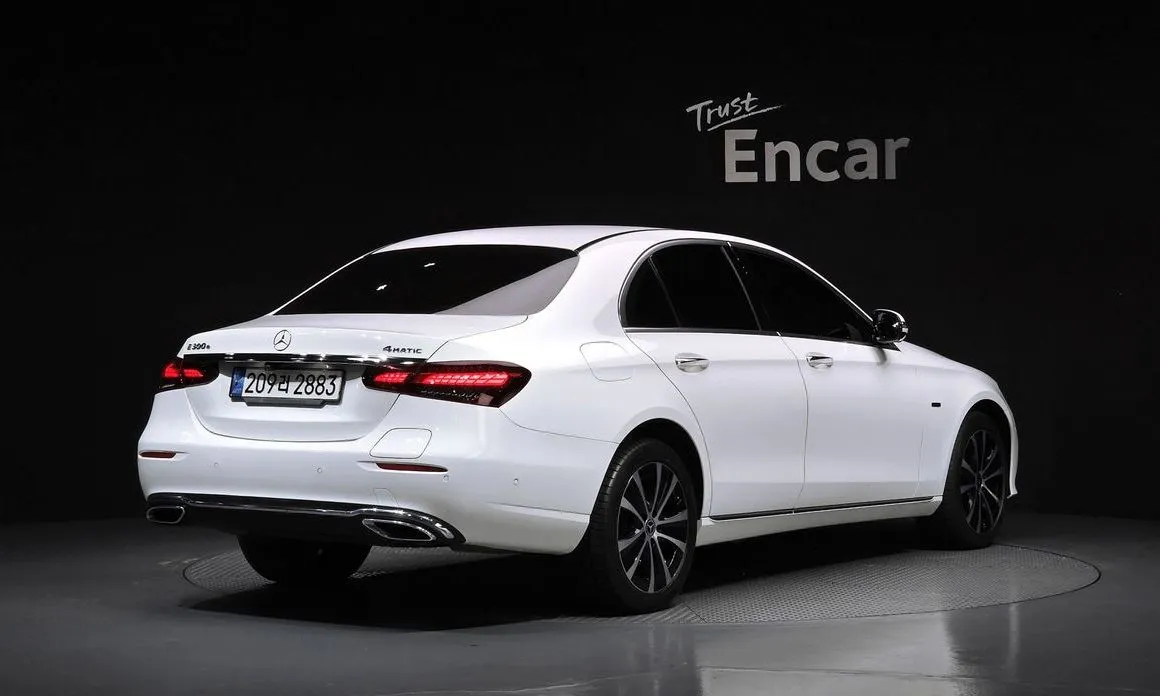 Mercedes-Benz E-Class — фото 3