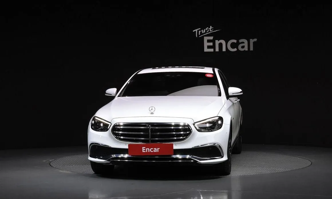 Mercedes-Benz E-Class — фото 2