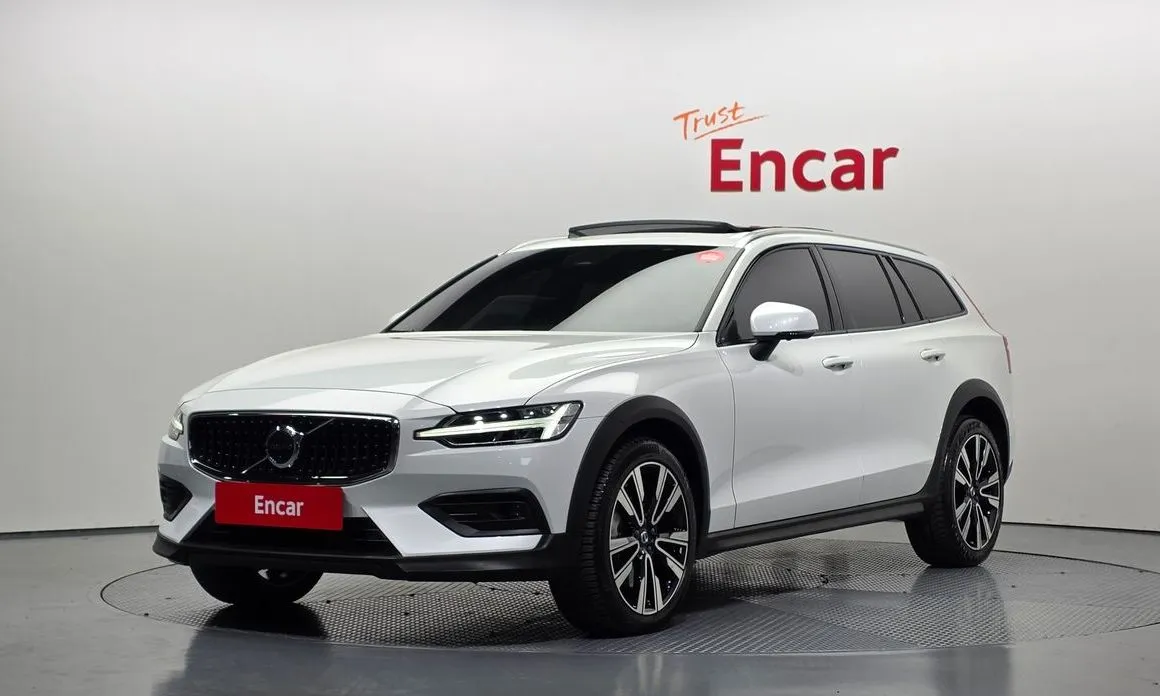 Volvo V60 — фото 1
