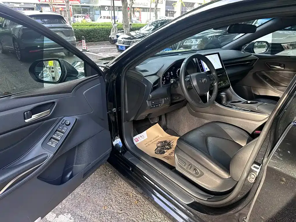 Toyota Avalon — фото 4